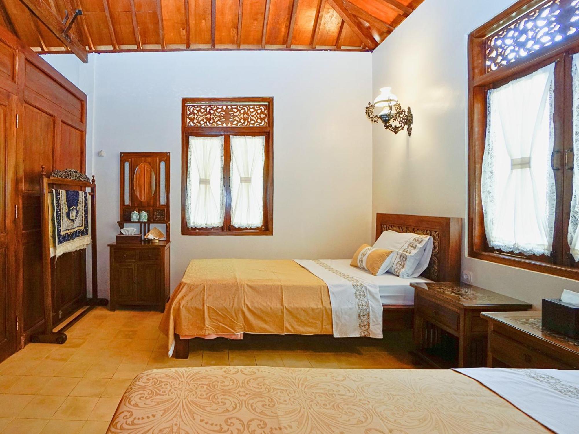Ndalem Nitihardjan Hotel Magelang Ngoại thất bức ảnh